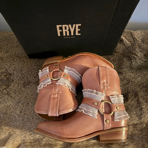 Frye Women's Tan Leather Boots - Picture 2 of 5